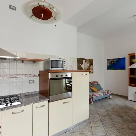 Altido Family Apt For 6, Right Next To The דירה